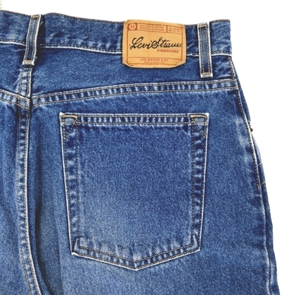 Levi's Women's 16M High Rise Vtg Cotton Mom Pants - Picture 13 of 16